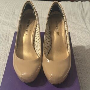 Madden Girl nude patent leather Pumps 8